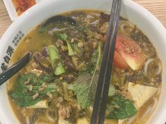 -蒙自源米线大王(东站店)