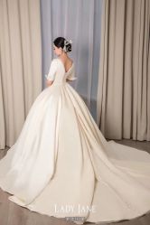 -Lady  Jane高端婚纱礼服馆