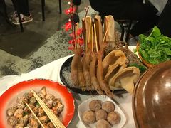 -鲜入围煮花胶鸡海鲜火锅