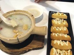 荔湾艇仔粥-新大咀港式茶餐厅(宝山万达店)