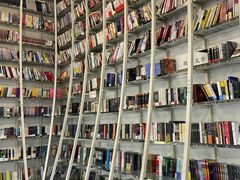 -钟书阁(松江泰晤士小镇店)