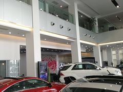-奔驰上海利星(七宝店)
