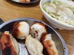 -黄阿姨锅贴大王(万航渡路店)