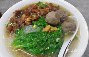 Beef Shank and Meatball Rice Noodles