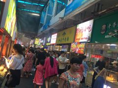 -泰龙城小吃街