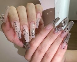 -十月·日式美甲美睫·纹眉