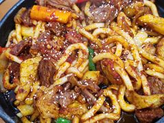炕锅牛腩-夏都地标马一刀烤肉美食城