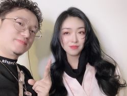 -AYO SALON
