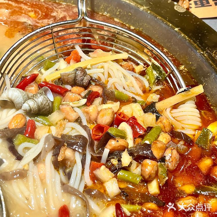 Pang臭警告！带上你的臭宝来吃嗦螺火锅！ 