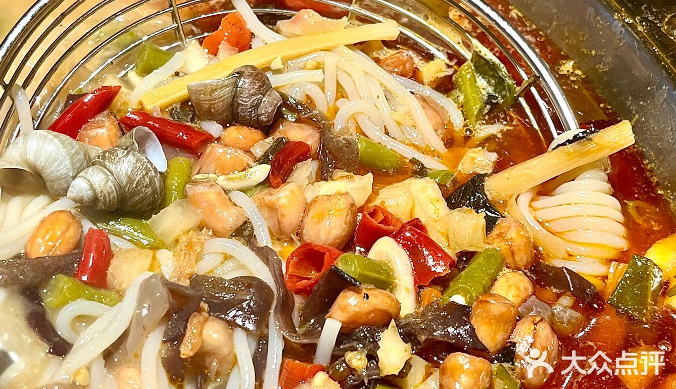 Pang臭警告！带上你的臭宝来吃嗦螺火锅！ 