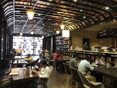 -钟书阁(松江泰晤士小镇店)