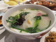 -彩云天云南餐厅