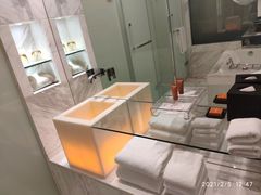 -上海滴水湖皇冠假日酒店