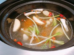 养生虫草花菌王锅底-三不牛腩(宾虹路店)