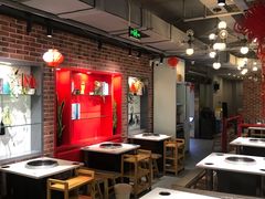大堂-钢管厂五区小郡肝串串香火锅(人民广场店)
