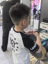 -藤野造型烫发染发