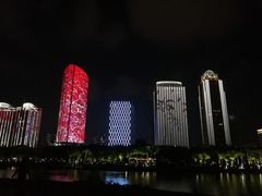 -万绿园