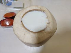 -志龙皇冠吃货椰子铺