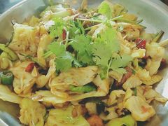 干锅手撕包菜-梦江南