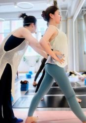 -亚太瑜伽普拉提学院