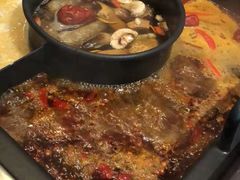 -老牌坊云南鱼豆花火锅(爱建店)