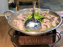 跷脚牛肉小锅-肖四女乐山跷脚牛肉(世博源店)