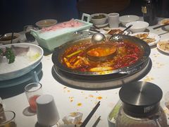 -茅草房·河畔园林火锅