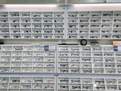 -诺柯视眼镜-蔡司依视路官方工厂店(淞南一店)