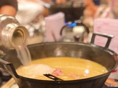 -鲜入围煮花胶鸡海鲜火锅