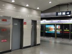 -白石桥南(地铁站)