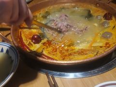 -洱火云南酸菜牛肉火锅(石景山当代商城店)