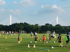 -Riverside河畔少儿足球培训(前滩店)