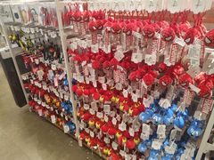 -名创优品(北京新中关购物中心地铁层店)