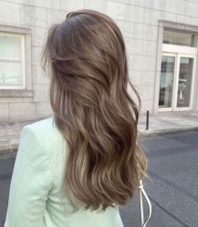 -变画·发型STUDIO