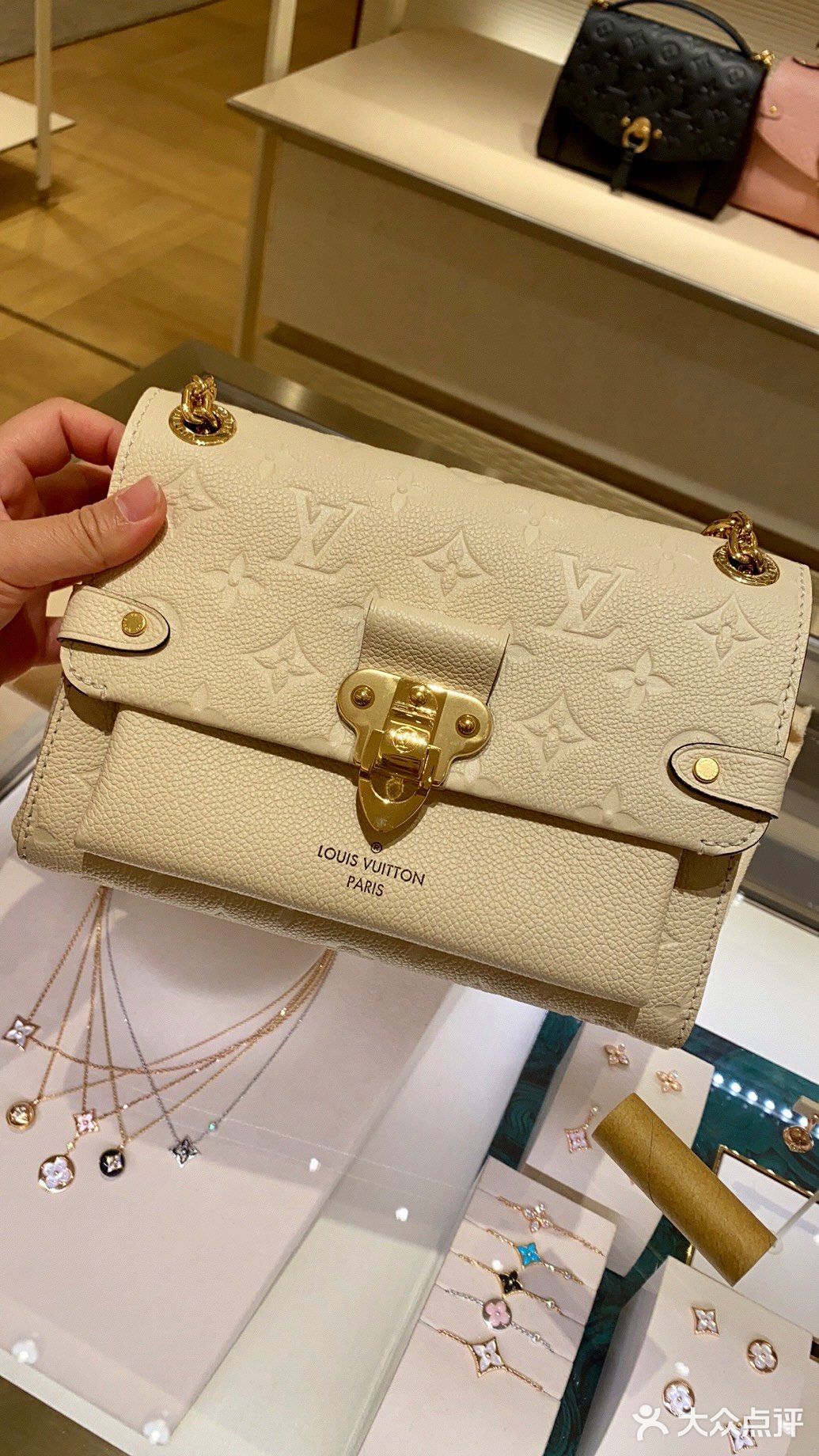 去专柜买包包真的要碰运气呢