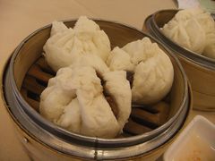 蜜汁叉烧包-金鮀岛潮州酒家