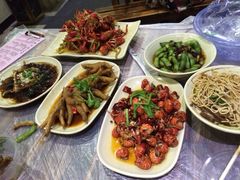 -巴厘龙虾·榜首油焖大虾(音乐学院·沿江酒馆店)