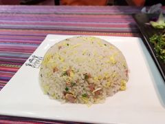 -香巴拉云南餐厅(华莱坞店)