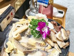 -一朵菌·野生菌探索家火锅(南亚店)