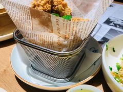 酥炸九肚鱼-小大董·烤鸭(凤凰汇店)