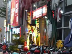 -三亚火车头万人海鲜广场