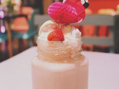 草莓奶昔-随心小姐