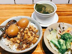 -红猪卤肉饭(大西洋美食城店)