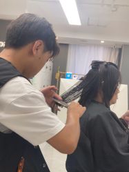 -镁连社·美联社
