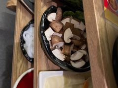 -牛村来人潮汕牛肉火锅(西单店)
