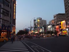 -六合夜市