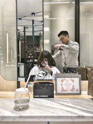-HAIR CORNER