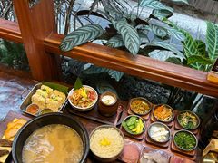 -银米·云南传统过桥米线(双廊黑金冠店)