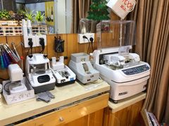 -MiRi眼镜连锁·蔡司·尼康控优点合作店(莘庄店)