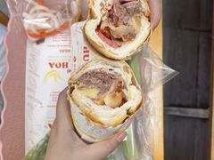 -Bánh Mì Huynh Hoa